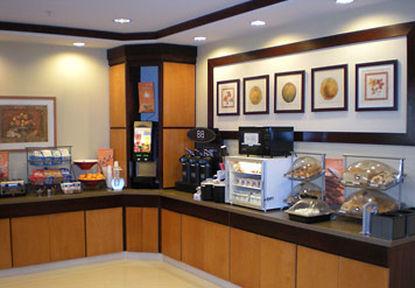 Fairfield Inn & Suites Woodbridge Avenel Restaurant foto