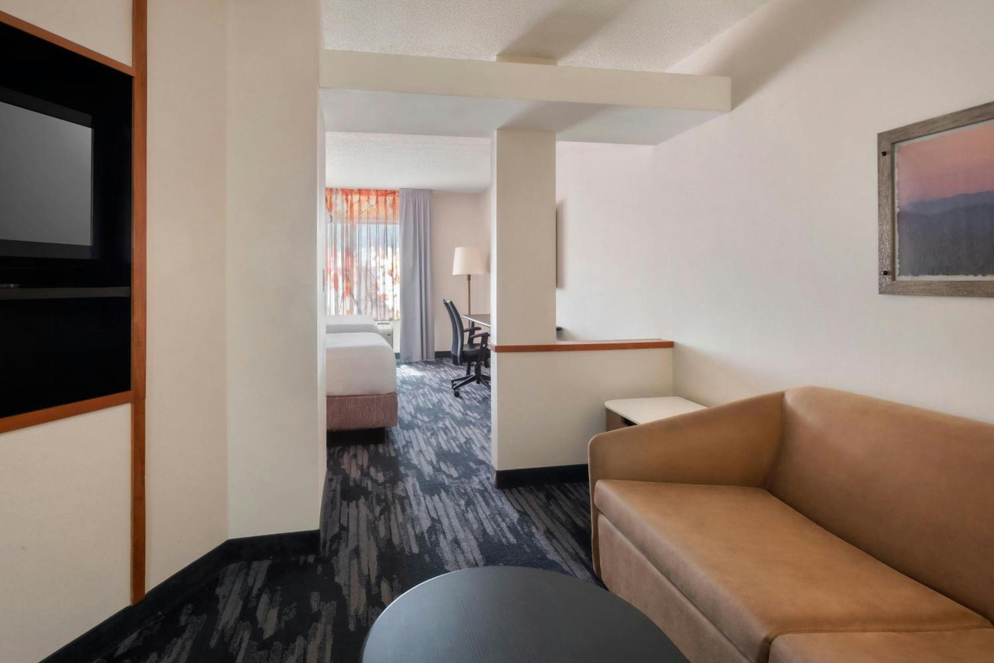 Fairfield Inn & Suites Woodbridge Avenel Buitenkant foto