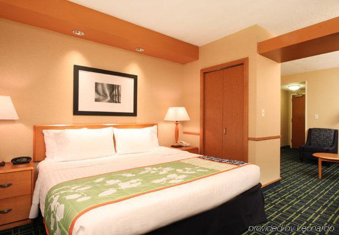 Fairfield Inn & Suites Woodbridge Avenel Buitenkant foto