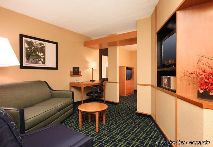 Fairfield Inn & Suites Woodbridge Avenel Buitenkant foto