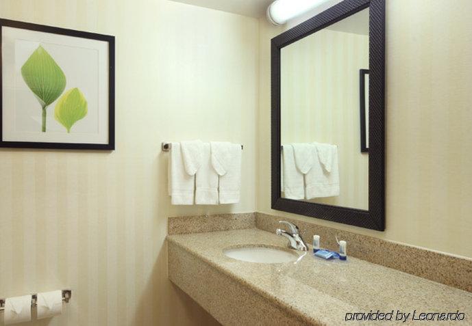 Fairfield Inn & Suites Woodbridge Avenel Kamer foto